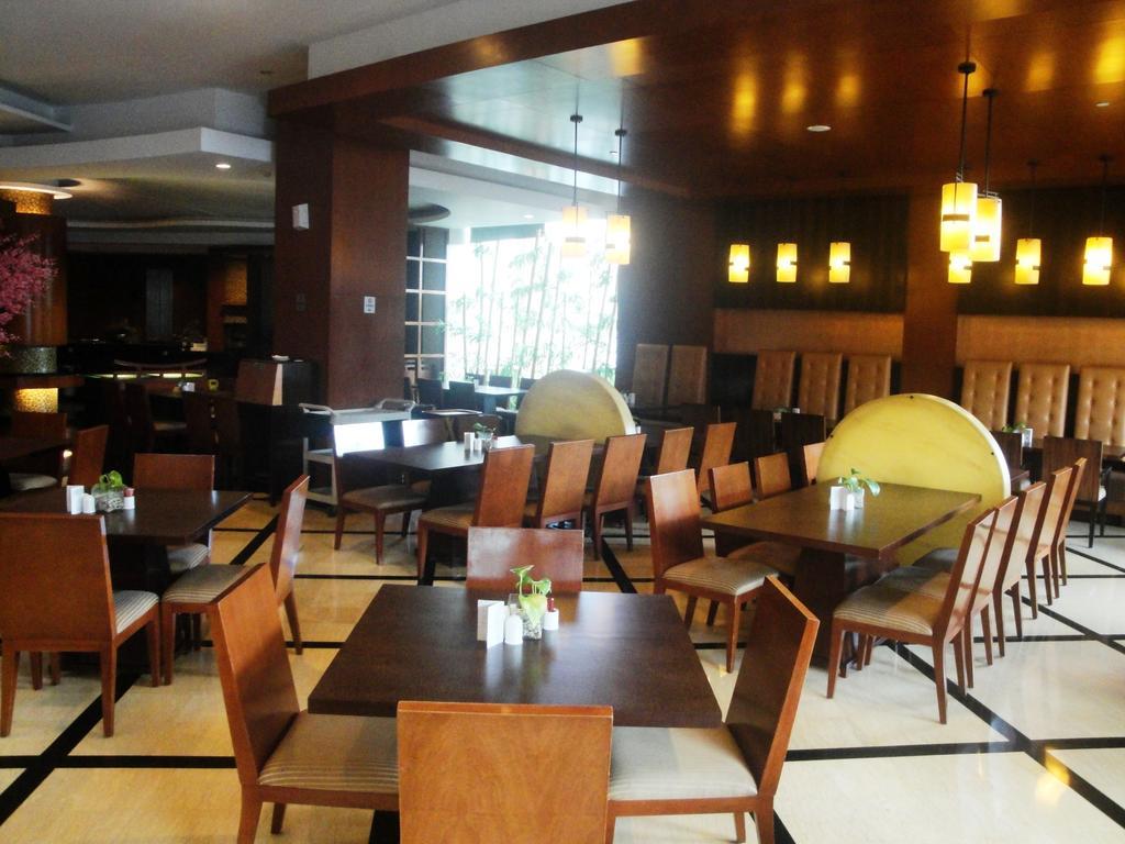 Manado Quality Hotel Экстерьер фото