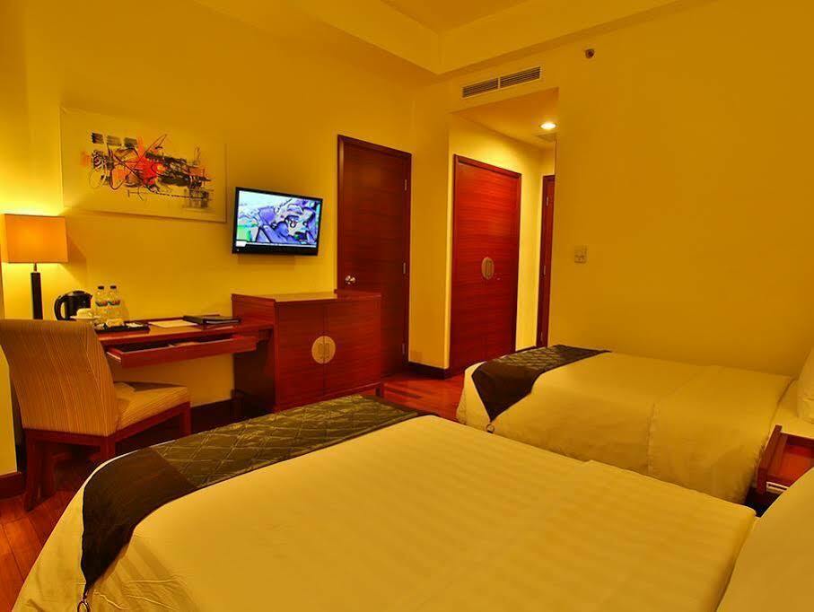 Manado Quality Hotel Экстерьер фото